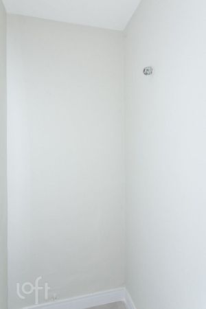 Image 12 - 877453