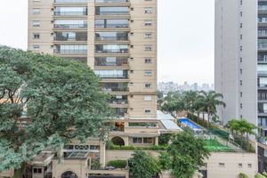 Image 18 - 877453
