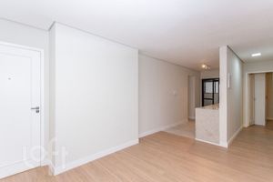 Image 3 - 877453