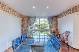 Image 11 - 877469