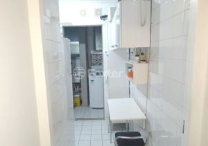 Image 7 - 877480