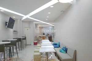 Image 9 - 877480