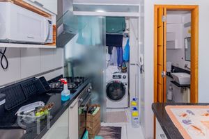 Image 9 - 877482