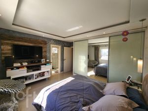 Image 16 - 877486