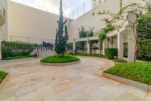 Image 19 - 877489