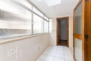 Image 29 - 877513