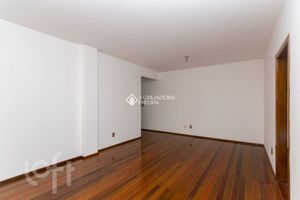 Image 1 - 877513