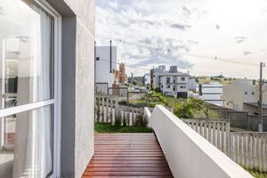 Image 12 - 877518