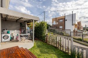 Image 13 - 877518