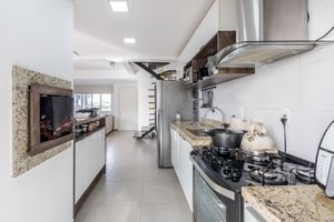 Image 9 - 877518