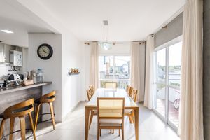 Image 3 - 877518