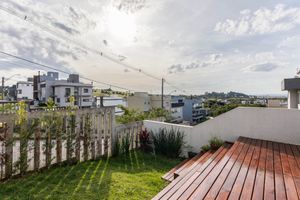 Image 10 - 877518
