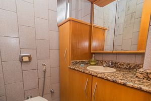Image 15 - 877521