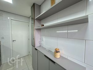 Image 17 - 877525