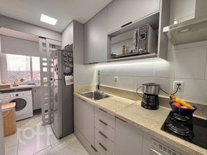 Image 12 - 877525
