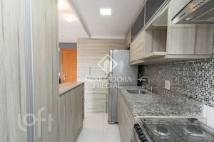 Image 17 - 877526