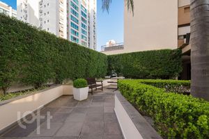Image 69 - 877526