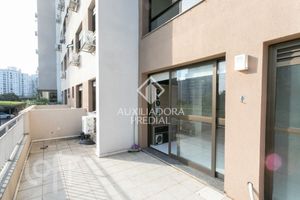 Image 4 - 877526