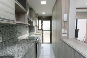 Image 11 - 877526