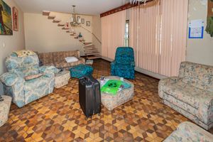 Image 1 - 877528