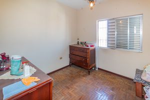 Image 8 - 877528