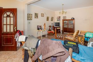 Image 16 - 877528