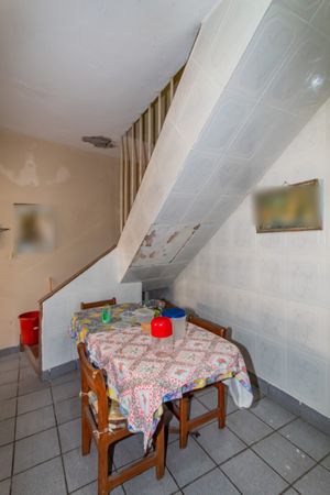 Image 27 - 877528