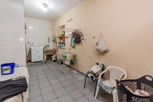 Image 30 - 877528