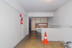 Image 21 - 877530