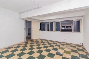Image 30 - 877530