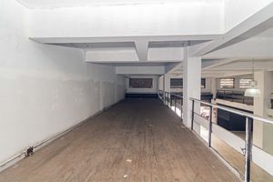 Image 33 - 877530