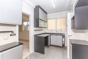 Image 39 - 877532