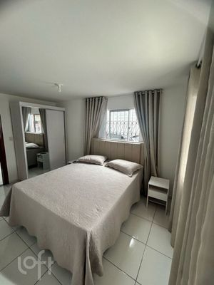 Image 11 - 877533