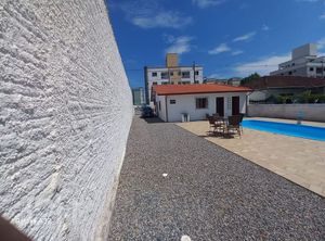 Image 8 - 877533