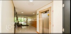 Image 4 - 877534