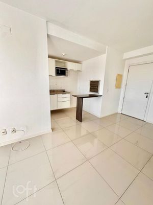 Image 19 - 877536