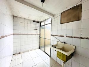 Image 7 - 877537