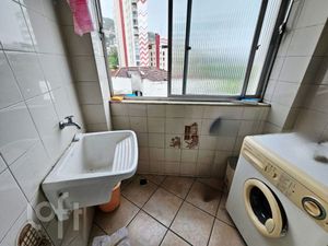 Image 8 - 877539