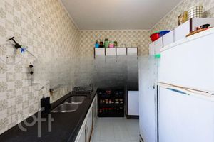 Image 18 - 877541