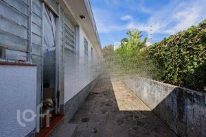 Image 15 - 877541