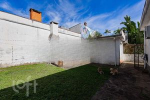 Image 22 - 877541