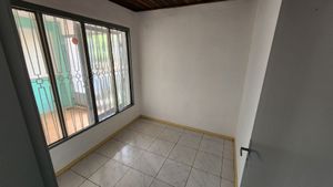 Image 5 - 877549