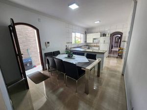 Image 4 - 877550