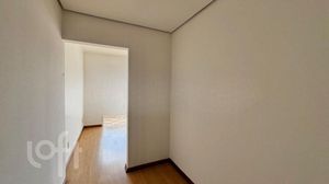 Image 5 - 877554