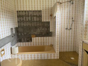 Image 18 - 877555