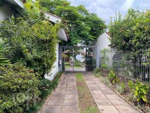 Image 26 - 877555