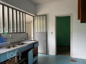 Image 15 - 877555