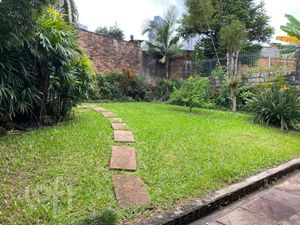 Image 21 - 877555