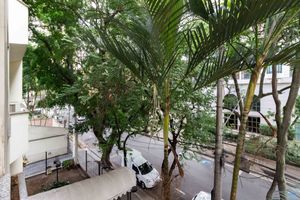 Image 13 - 877556