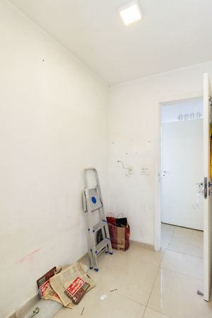 Image 17 - 877556